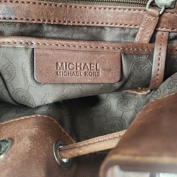 MICHAEL KORS Milo Distressed Leather Large Bucket Handbag Purse Tote - Picture 13 of 13